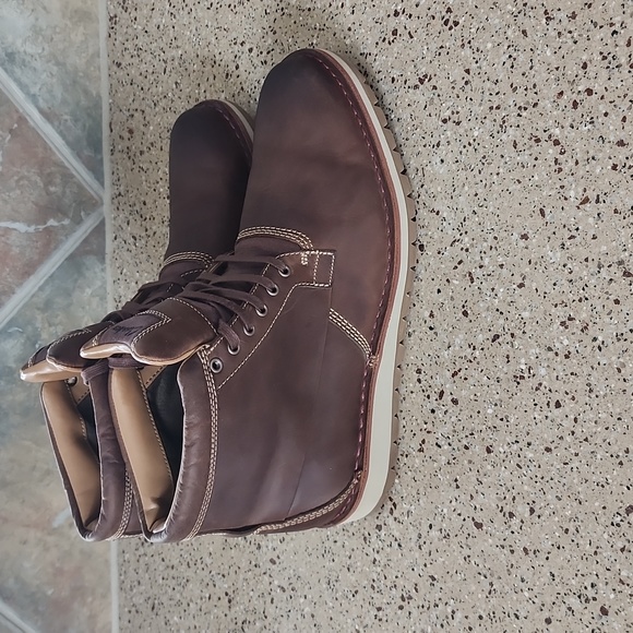 Clarks Varby Top Ankle Boot - Picture 2 of 7